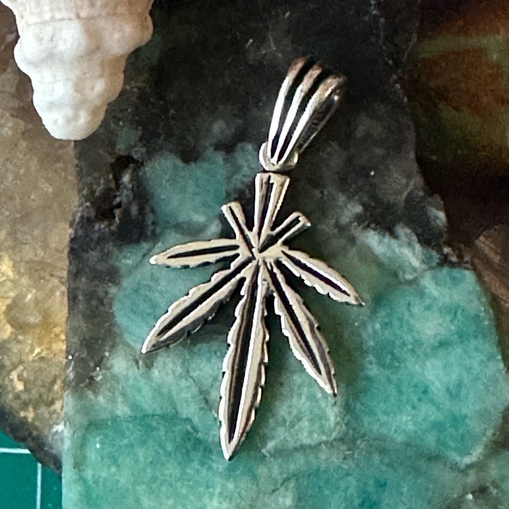 Leaf 925 Solid Sterling Silver Pendant - image 2